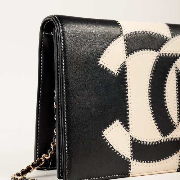Chanel 2017 Cruise White & Black CC Patchwork Leather Shoulder Bag - Picture 8 of 14